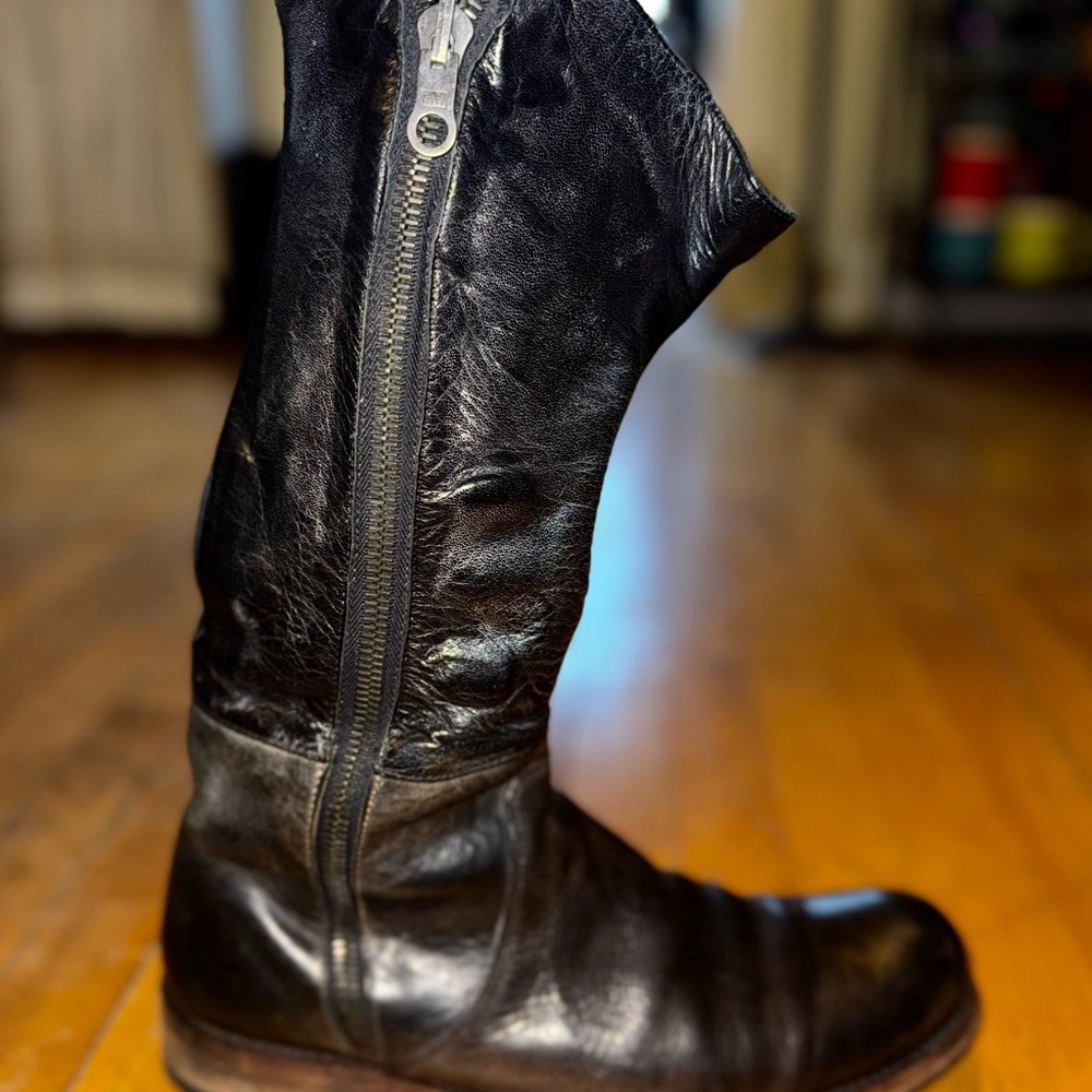 John Varvatos Tall 14”Boots With Dual Zippers. Handmade in Italy VGC